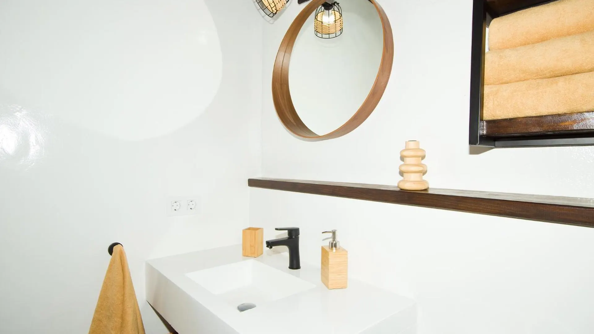 Apartamento El Charco Lofts - By Az Rentals Arrecife